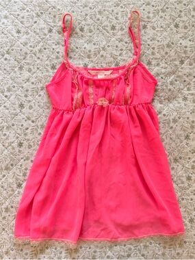 Vintage 90s Victoria’s Secret pink lace babydoll slip top